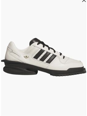 ADIDAS Forum Cubism SQ
Sneaker. White/Black/Gold
Leather. Lim.Ed. WMN 11/ MN 9.5